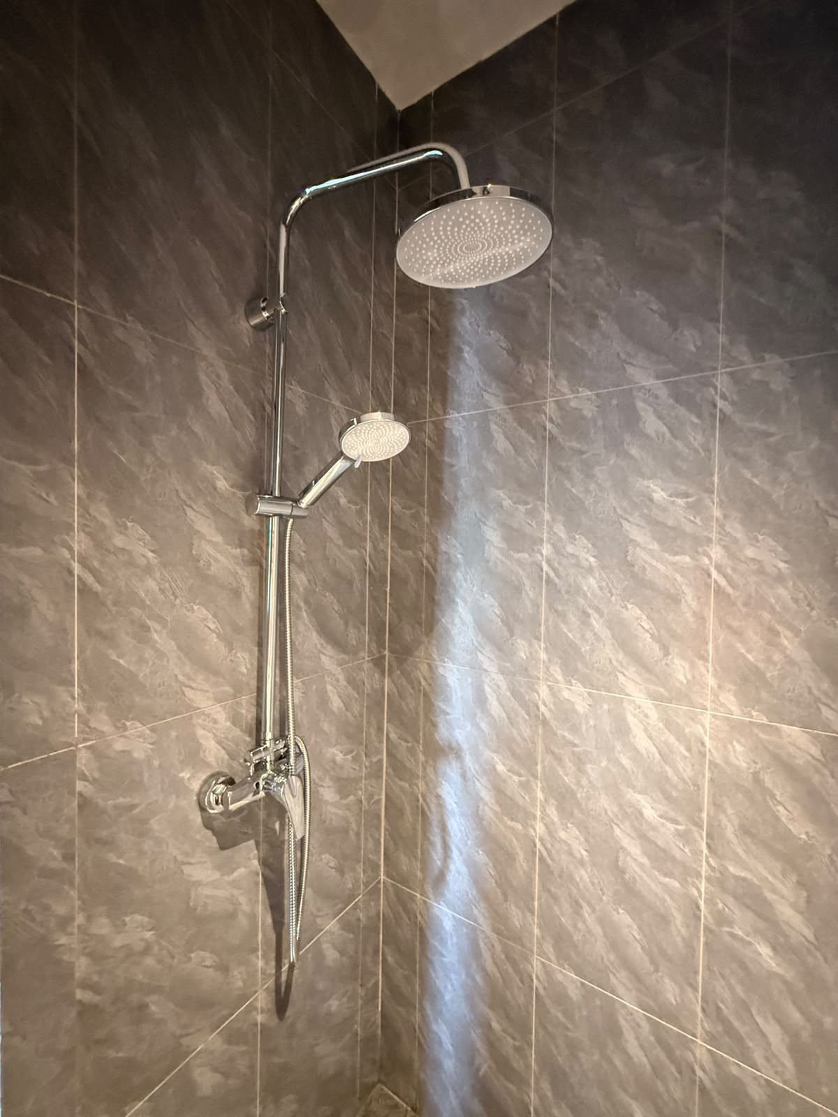 24 Azure Suite | Sewa | Studio | Lantai 5